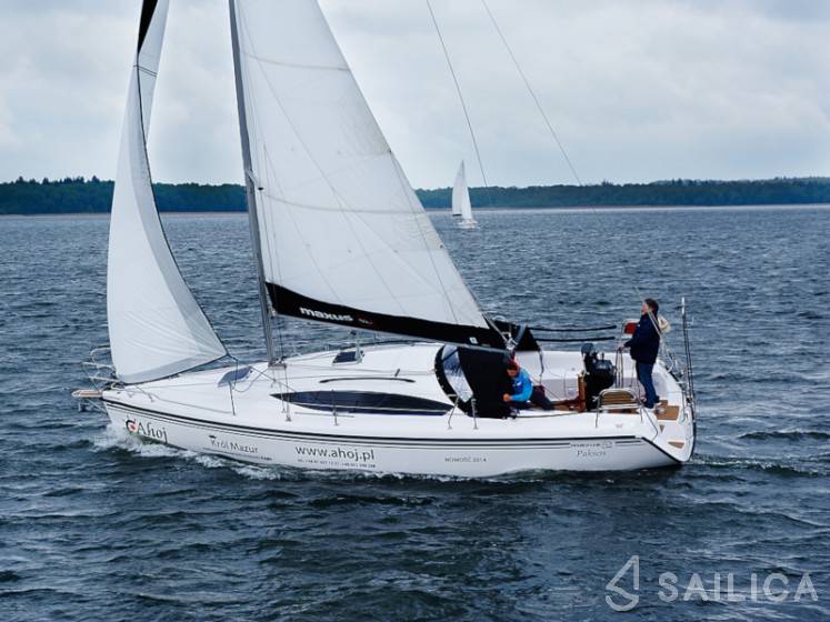 Maxus 33.1 RS - Yacht Charter Sailica