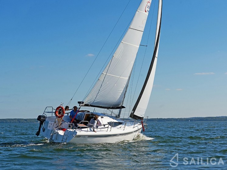 Maxus 28 Standard - Yacht Charter Sailica