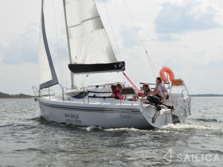 Maxus 28 Standard - Yacht Charter Sailica