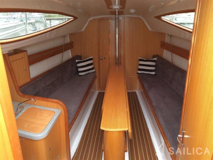 Maxus 28 Standard - Yacht Charter Sailica