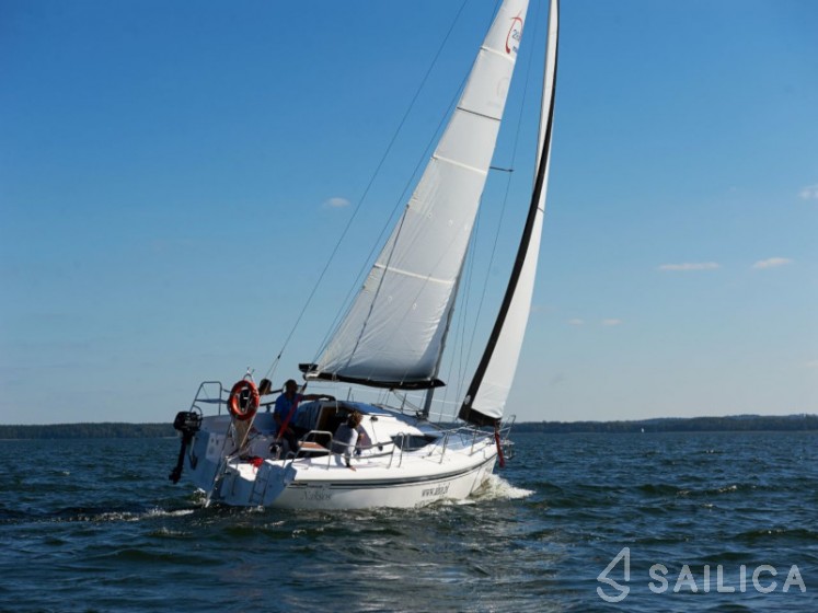 Maxus 28 Standard - Yacht Charter Sailica