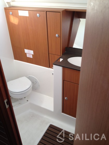 Bavaria 40 Cruiser - Yacht Charter Sailica
