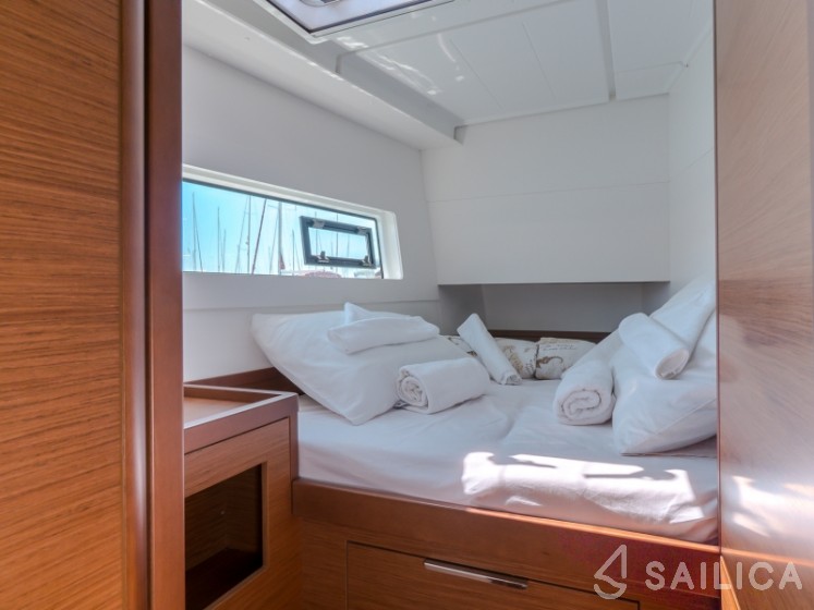 Lagoon 40 - Yacht Charter Sailica