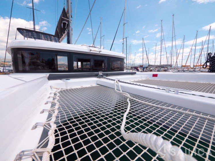 Lagoon 40 - Yacht Charter Sailica