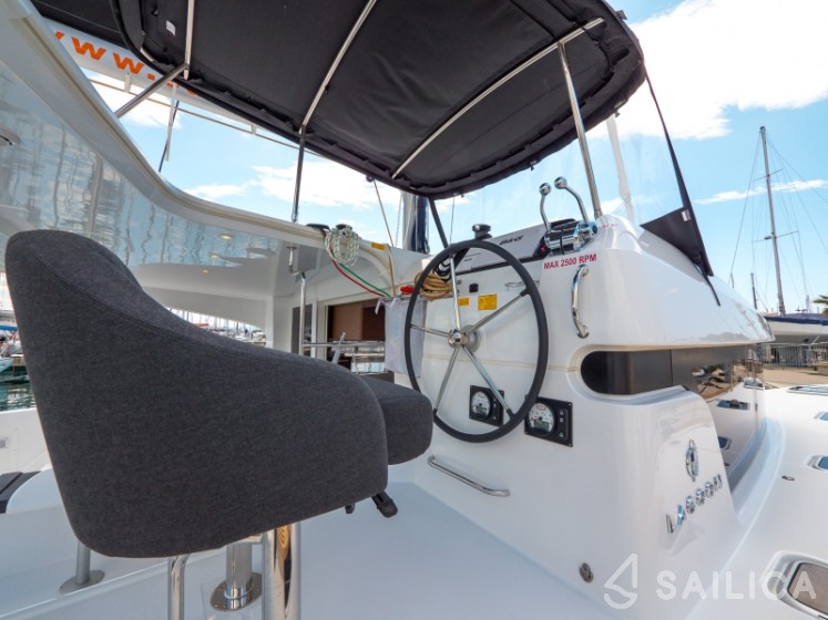 Lagoon 40 - Yacht Charter Sailica