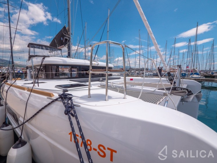 Lagoon 40 - Yacht Charter Sailica