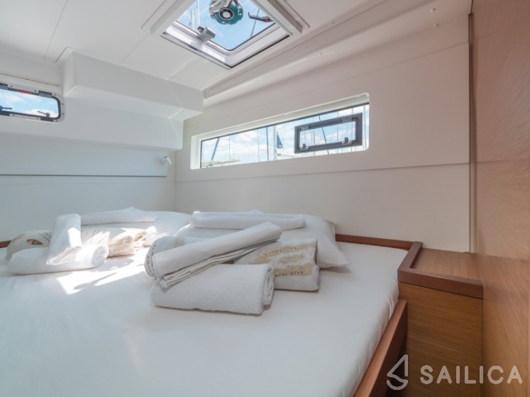 Lagoon 40 - Yacht Charter Sailica