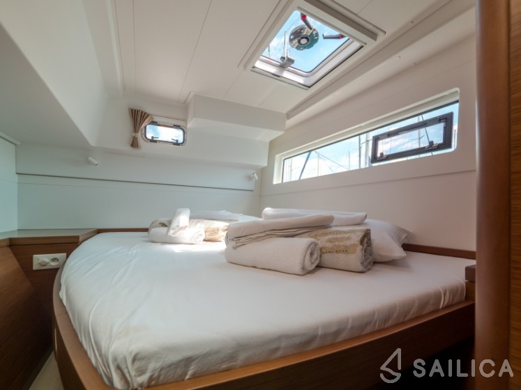 Lagoon 40 - Yacht Charter Sailica