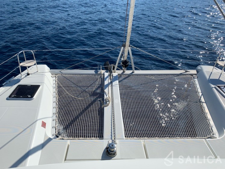 Lagoon 42 - Yacht Charter Sailica