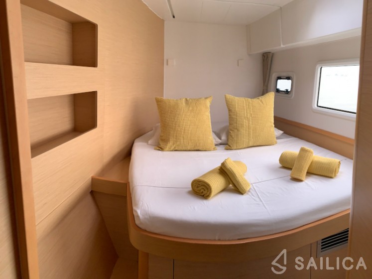 Lagoon 42 - Yacht Charter Sailica