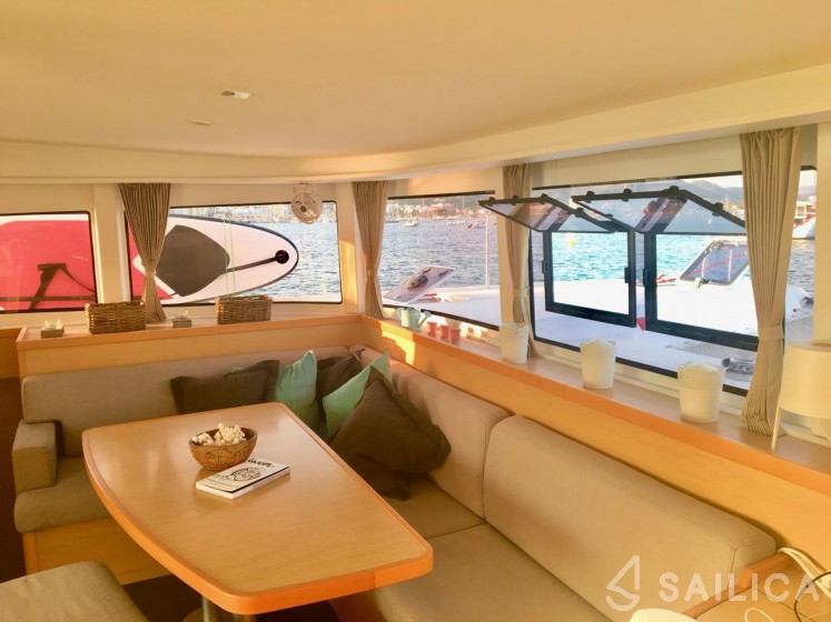 Lagoon 42 - Yacht Charter Sailica