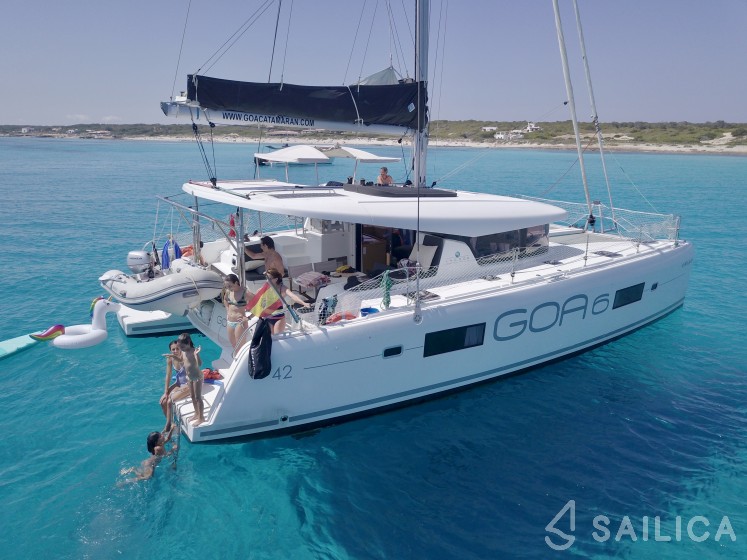 Lagoon 42 - Yacht Charter Sailica