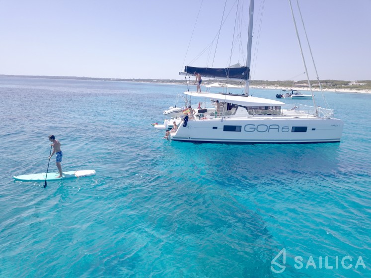 Lagoon 42 - Yacht Charter Sailica