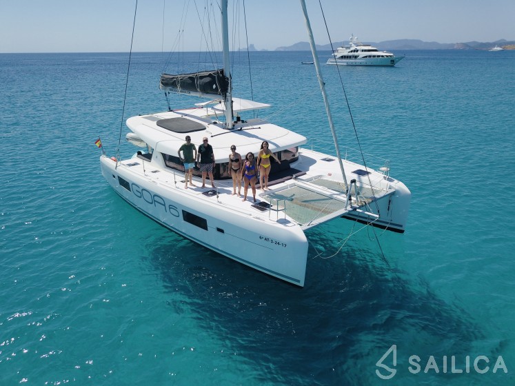 Lagoon 42 - Yacht Charter Sailica