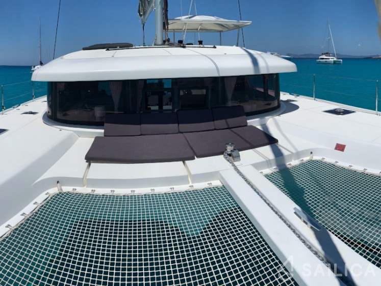 Lagoon 42 - Yacht Charter Sailica