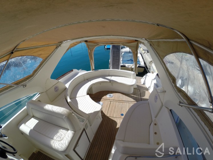 Prestige 34 - Yacht Charter Sailica