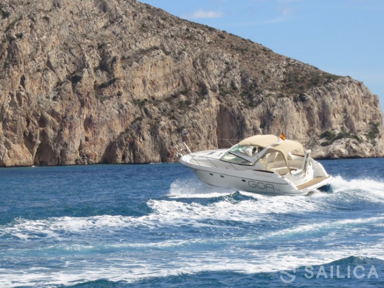 Prestige 34 - Yacht Charter Sailica