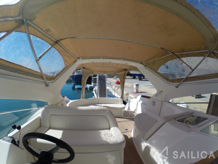 Prestige 34 - Yacht Charter Sailica