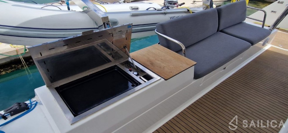 Elba 45 - Yacht Charter Sailica