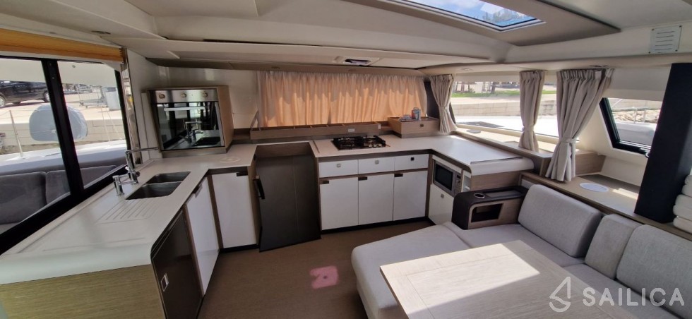 Elba 45 - Yacht Charter Sailica