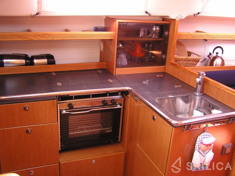 Bavaria 35 Cruiser - Yacht Charter Sailica