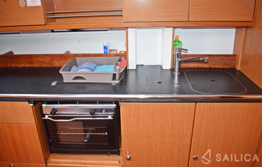 Bavaria 45 Cruiser - Yacht Charter Sailica