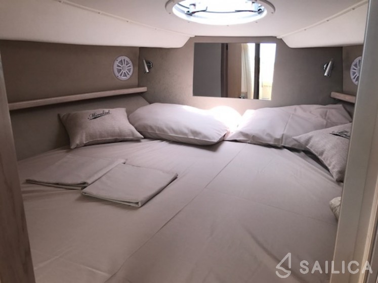 Mirakul 30 - Yacht Charter Sailica