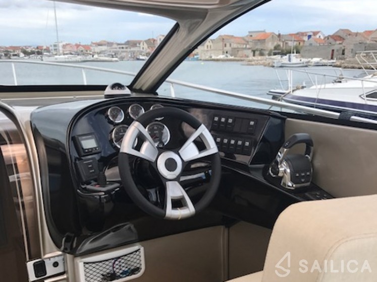 Mirakul 30 - Yacht Charter Sailica