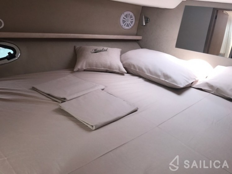 Mirakul 30 - Yacht Charter Sailica