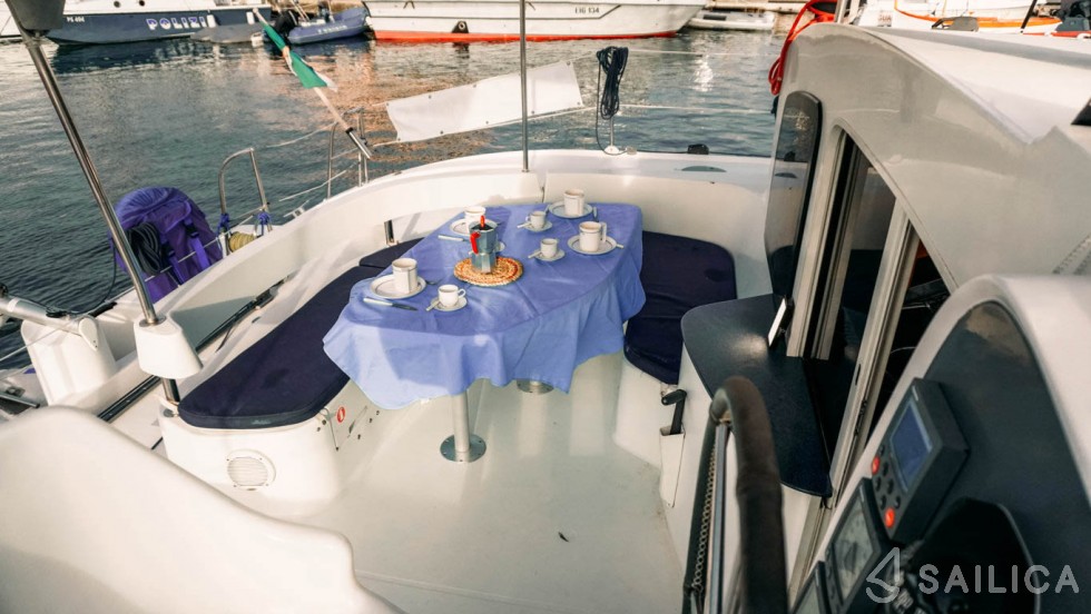 Lavezzi 40 - Yacht Charter Sailica