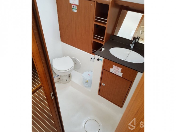 Bavaria Cruiser 41 - Yacht Charter Sailica