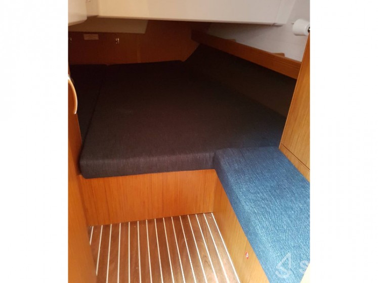 Bavaria Cruiser 41 - Yacht Charter Sailica