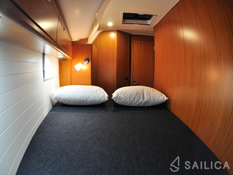 Bavaria C42 - Yacht Charter Sailica