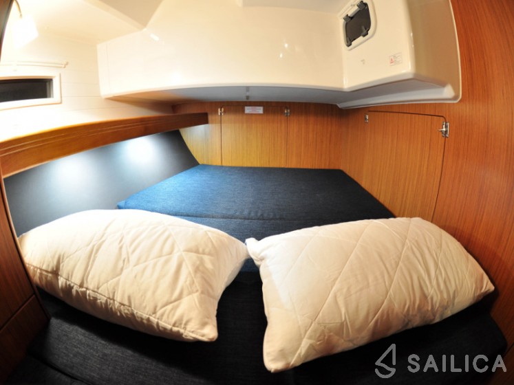 Bavaria C42 - Yacht Charter Sailica