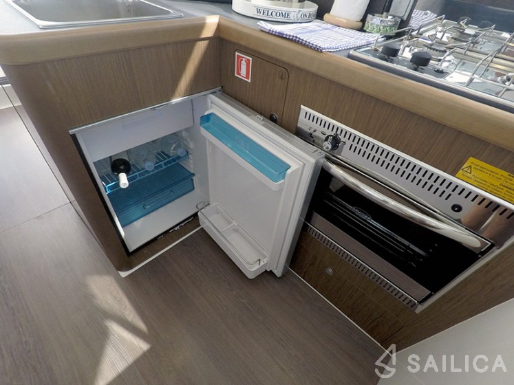 Antares 36 - Yacht Charter Sailica