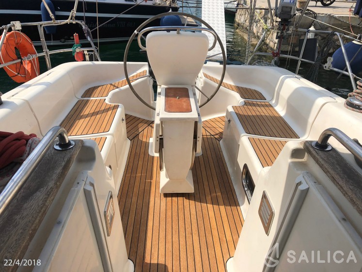 Bavaria 38 - Yacht Charter Sailica