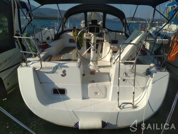Oceanis 34 - Yacht Charter Sailica