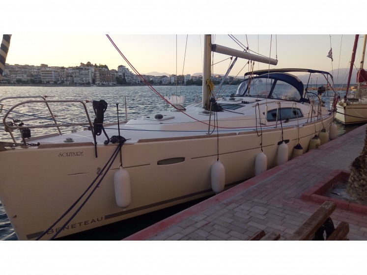 Oceanis 43 - Yacht Charter Sailica