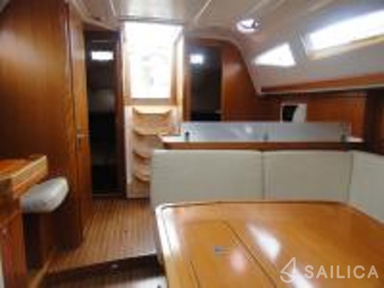 Elan 384 Impression - Yacht Charter Sailica