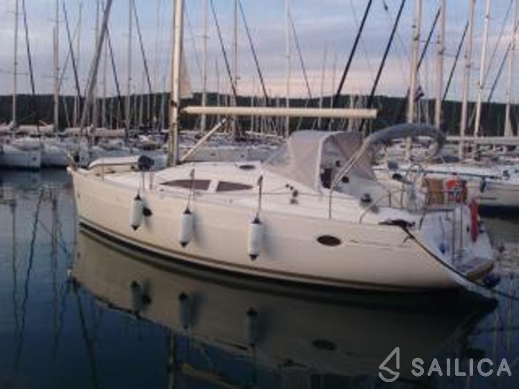 Elan 384 Impression - Yacht Charter Sailica