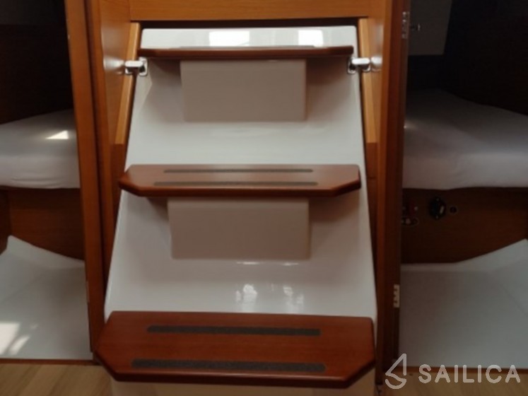Sun Odyssey 349 - Yacht Charter Sailica
