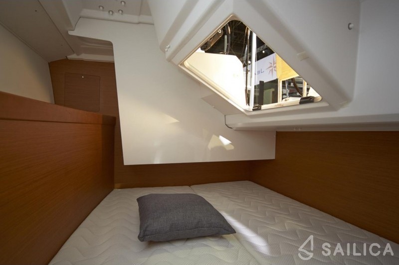 Sun Odyssey 349 - Yacht Charter Sailica