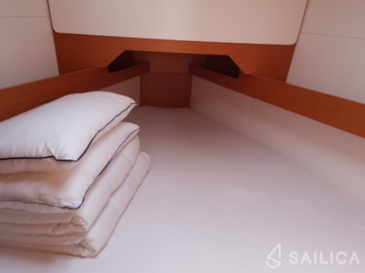 Sun Odyssey 349 - Yacht Charter Sailica