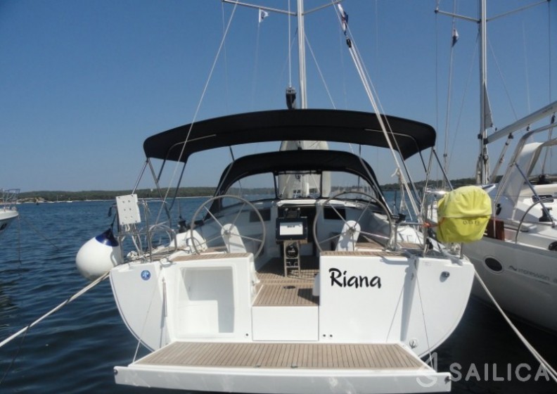 Hanse 385 - Yacht Charter Sailica