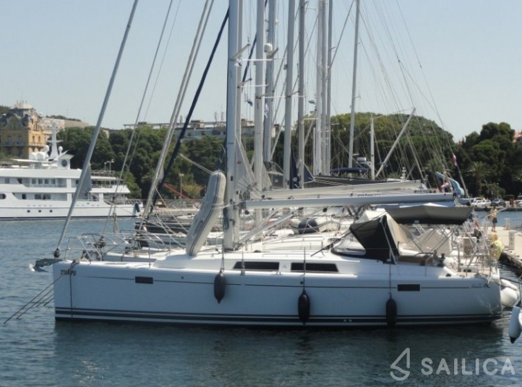 Hanse 385 - Yacht Charter Sailica