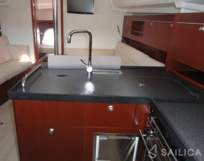 Hanse 385 - Yacht Charter Sailica