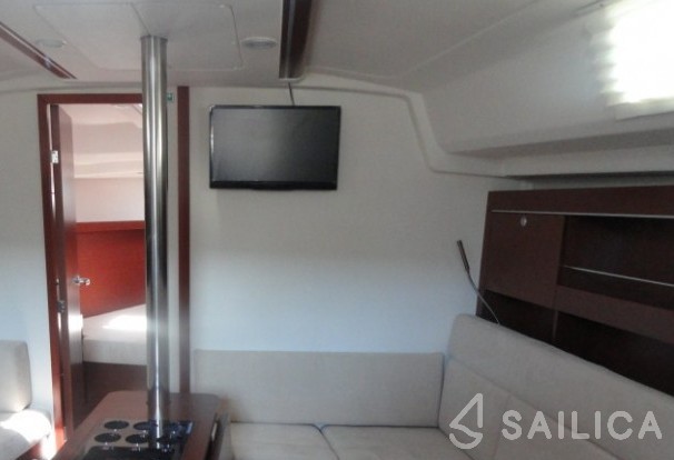 Hanse 385 - Yacht Charter Sailica