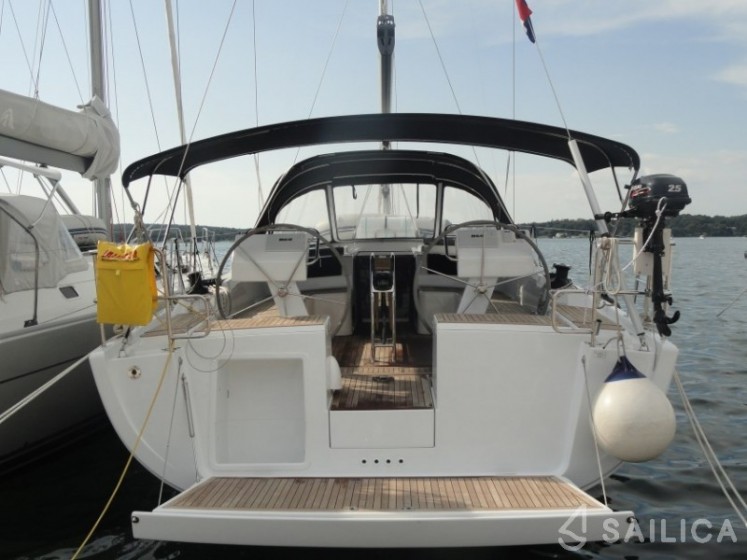 Hanse 455 - Yacht Charter Sailica