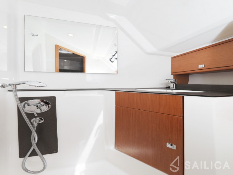 Bavaria 46 Cruiser - Yacht Charter Sailica