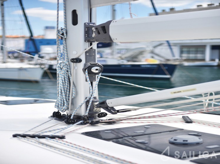 Bavaria 46 Cruiser - Yacht Charter Sailica
